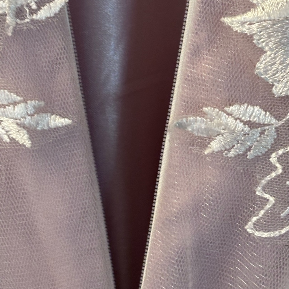 Elegant Pink and White Floral Gown - Picture 13 of 16